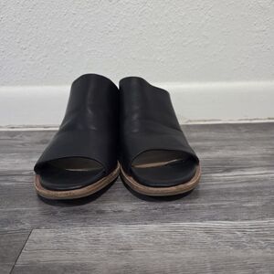 Sofft Women's Aneesa Leather Peep Toe Slip On  sz 9.5